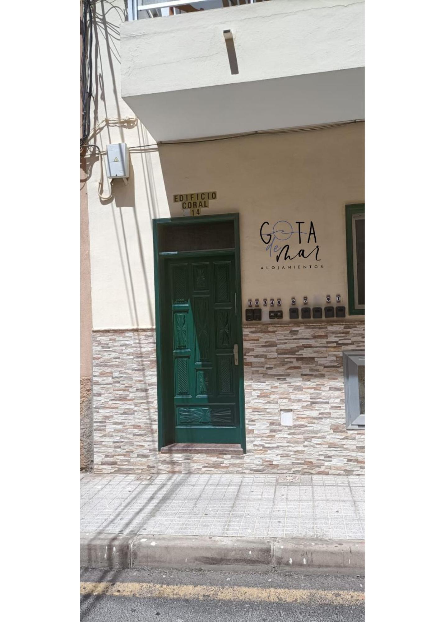 Gota De Mar Hostel Los Abrigos Exterior photo